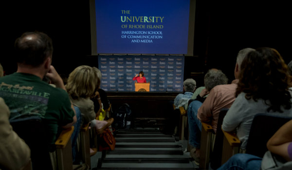 克里斯蒂安·阿曼普在一年一度的塔里卡尼系列讲座上发表演讲，《真实，而非中立》
